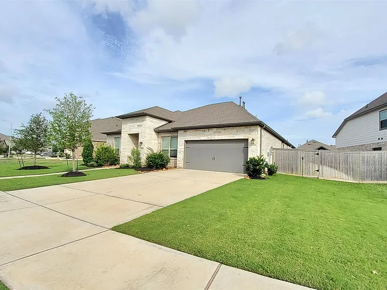 30607 Bahia Oak Bnd — Photo 2