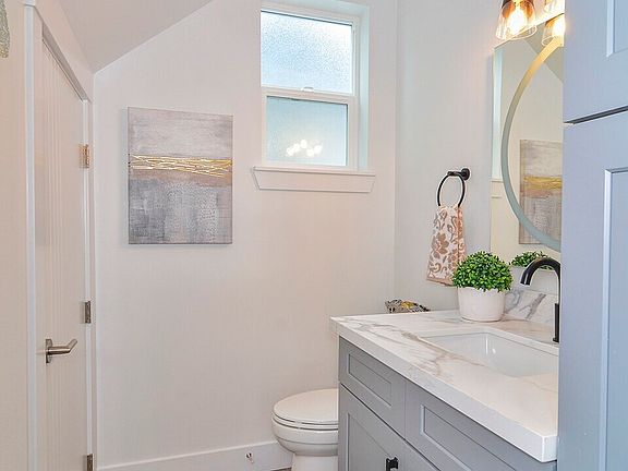 3rd image of 2336 B 23rd Avenue S