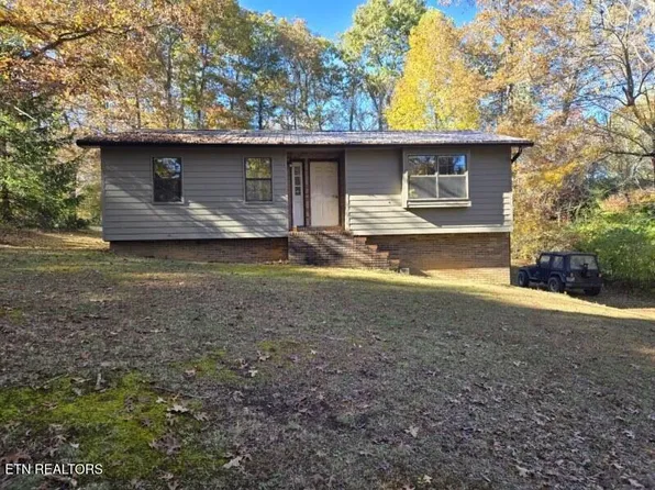 74 Pine Dr, Crossville, TN 38572