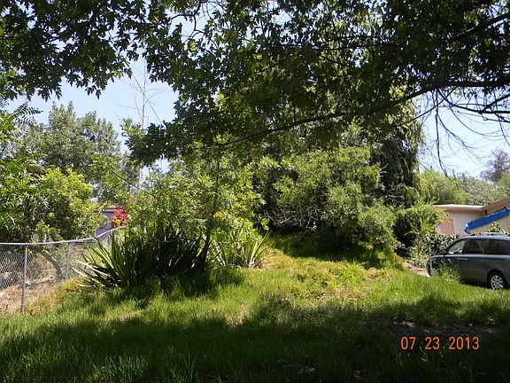 3rd image of 2617 Crestmoore Pl