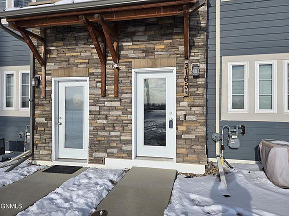 2nd image of 3165 Sullivan Loop
