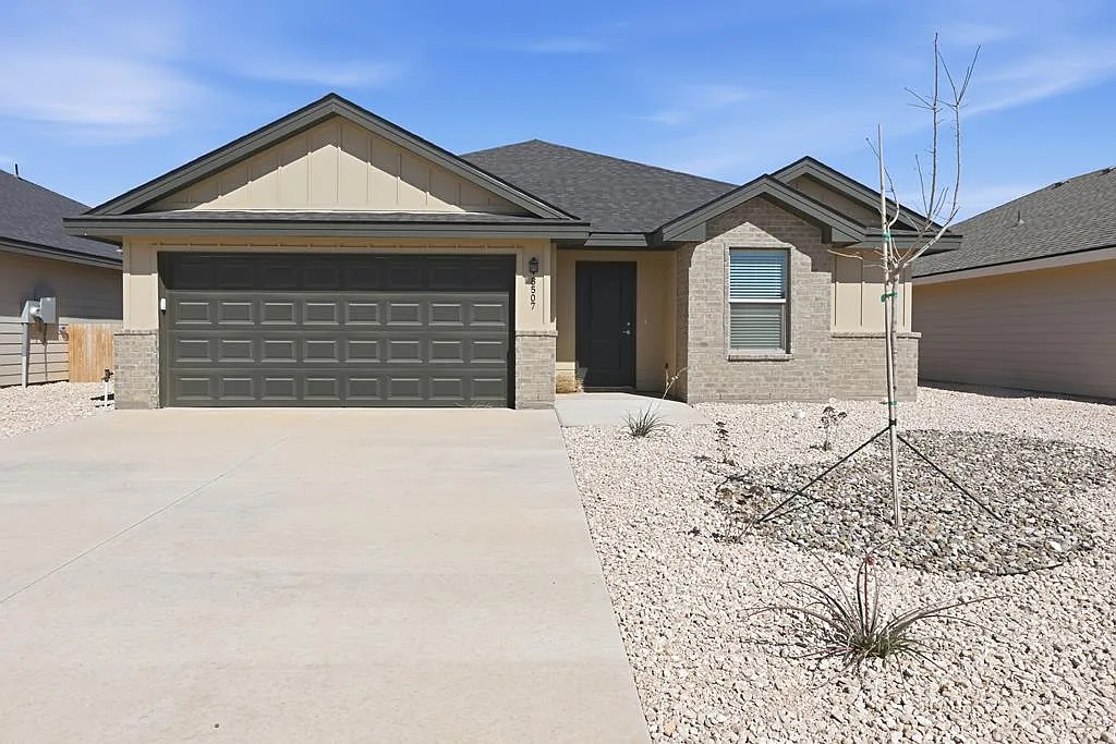 3 bed, 2.0 bath, 1500 sqft, $2,475 — Photo 1