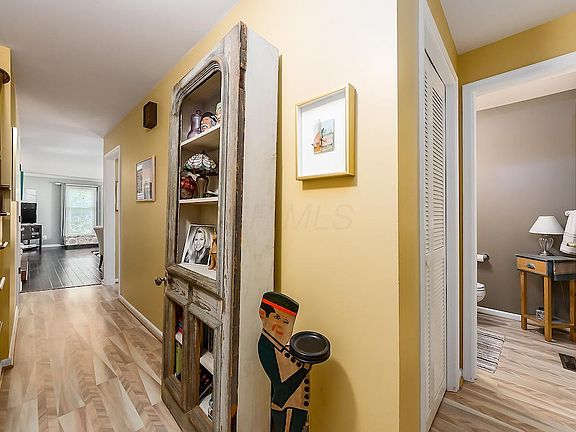 2nd image of 4217 Chaucer Ln