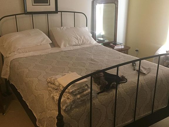 Queen size bed