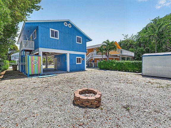 5th image of 414 Mahogany Ave