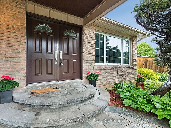 3rd image of 563 Joyce Blvd