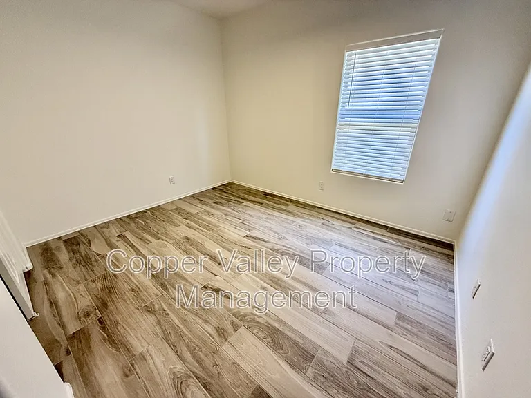 3793 W Wayne Ln — Photo 13