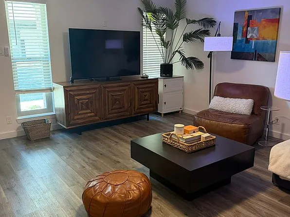 2718 Old Field Dr, San Antonio, TX 78247