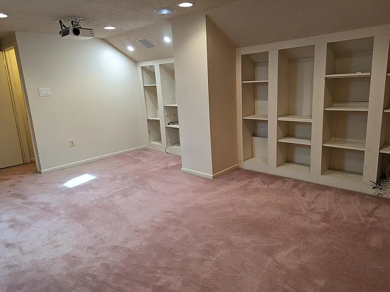 220 Hampshire Dr #220 — Photo 28