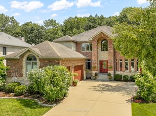 9013 Darien Woods Ct, Darien, IL