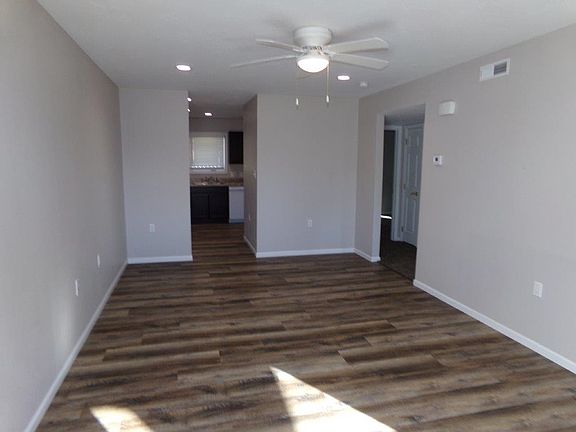 5th image of 1802 N Sheridan Ave #5