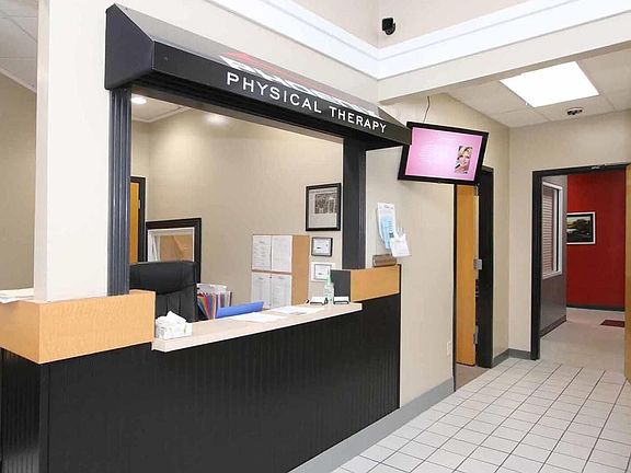 3rd image of 4 Cougar Dr