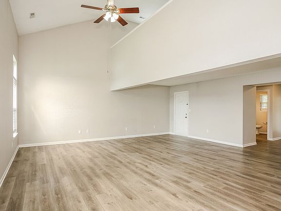 5th image of 109 Lockerbie Ln