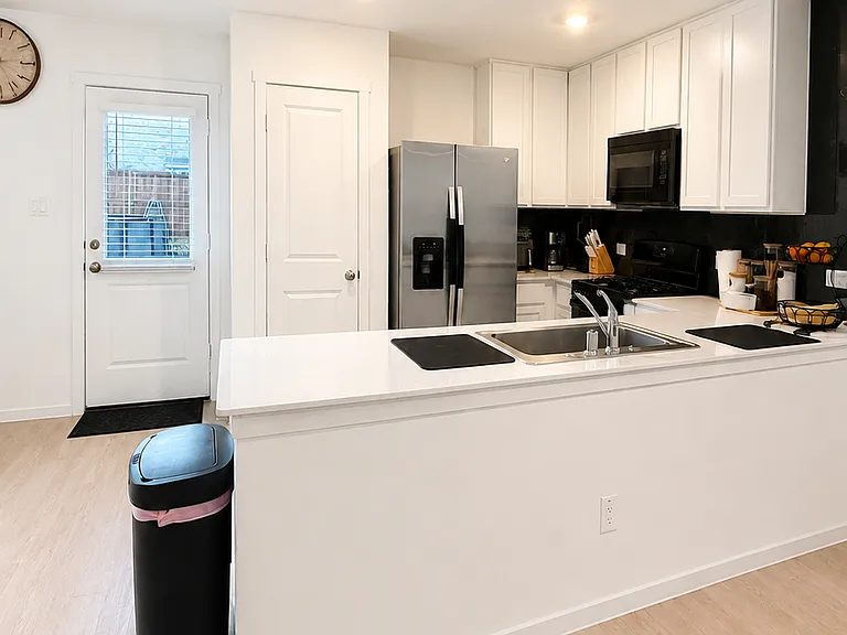 241 Adelina Dr — Photo 8