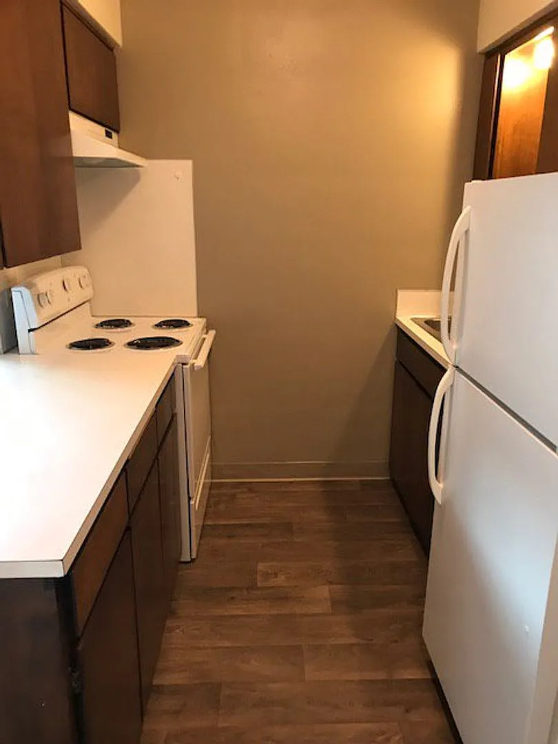 King Apartments — Photo 3