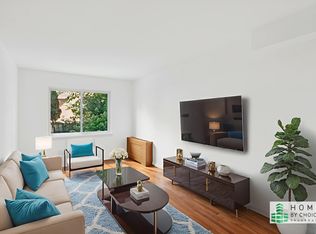 32-53 35th St #1, Astoria, NY 11106