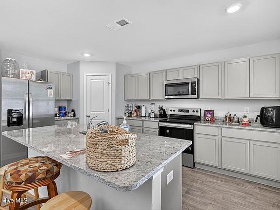 4th image of 5183 Meagan Ln NE