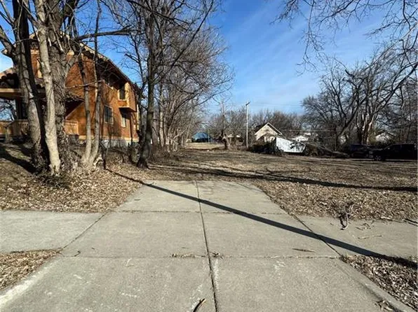 3319 Flora Ave, Kansas City, MO 64109