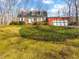 126 Hawthorn Rd, Guilford, CT 06437