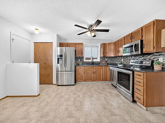 3rd image of 14519 32nd St NW