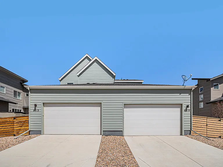 6019 Denys Dr — Photo 36