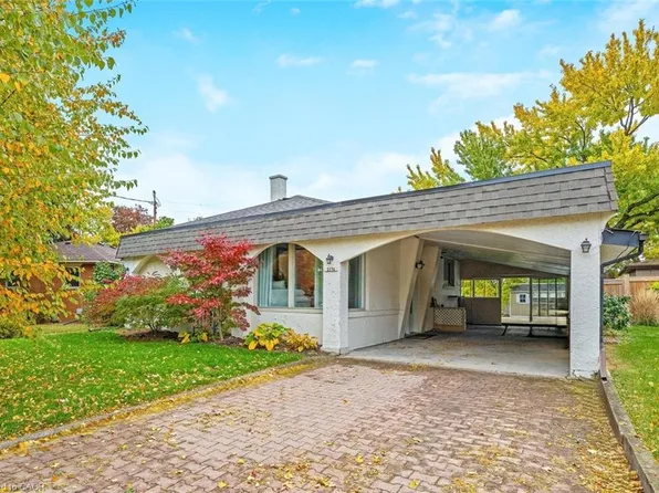2176 Sunnydale Dr, Burlington, ON L7P 1E7