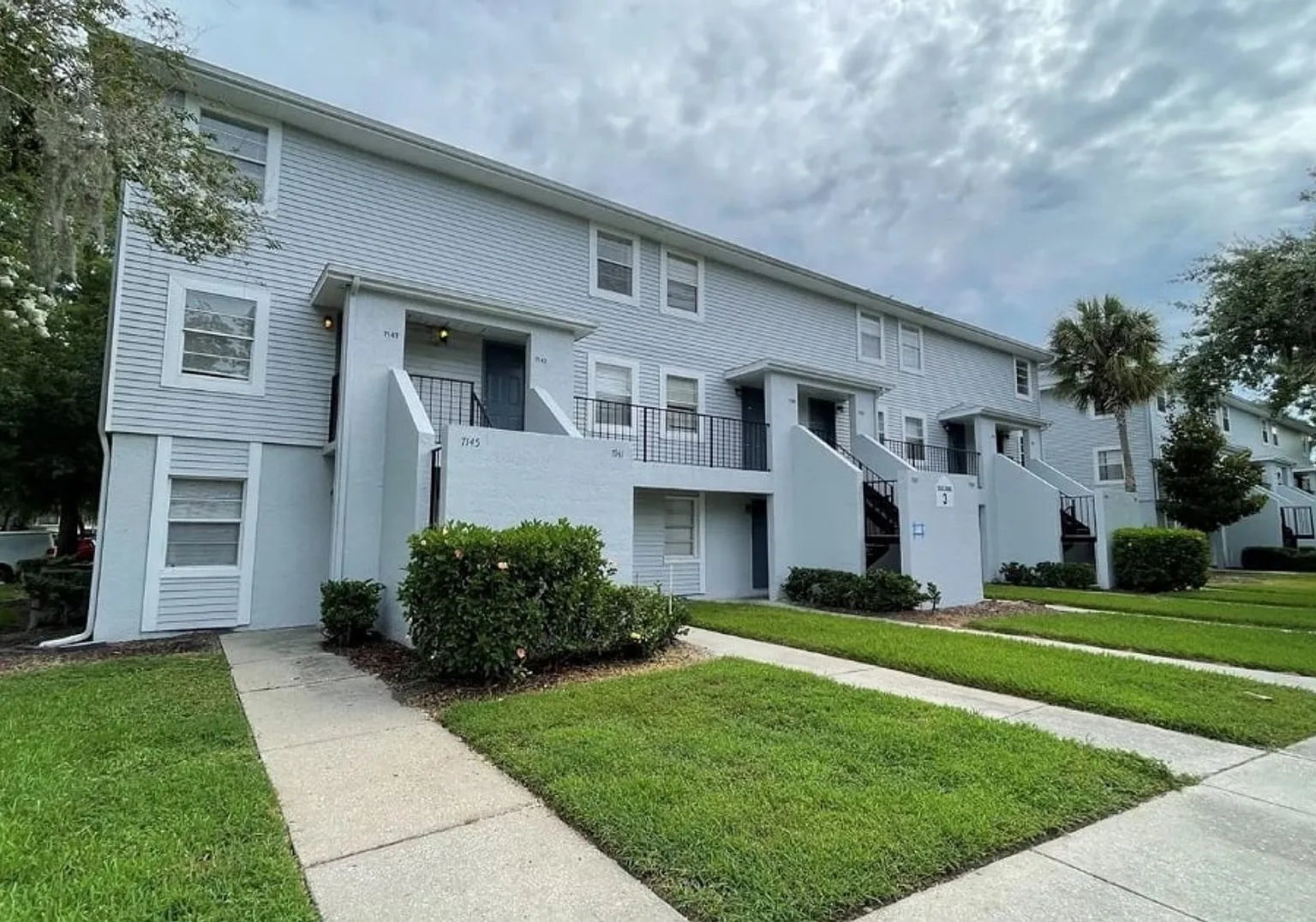 Unique 2nd floor 2 Bed/1 Bath Apartment in the Waterside Gated Community — Photo 1
