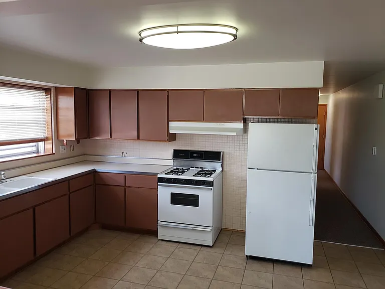 4323 Douglas Rd — Photo 10