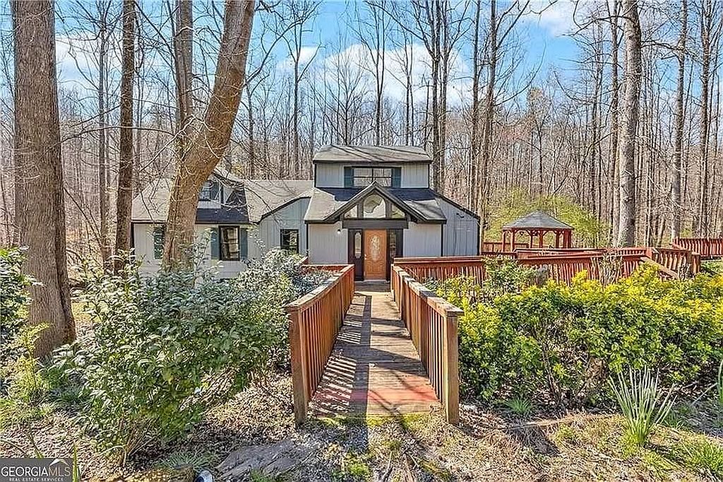 127 Mountainside Dr E - Property Image