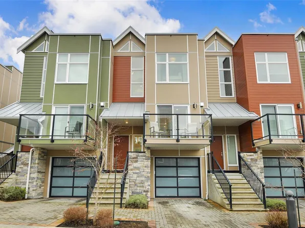 4355 Viewmont Ave #6, Saanich, BC V8Z 5K8