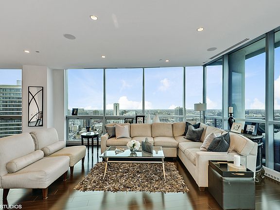 3rd image of 110 W Superior St #2703