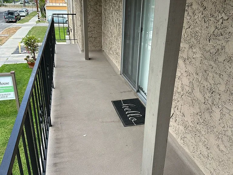 5328 Hermitage Ave — Photo 14