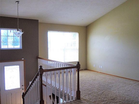 4th image of 16104 Cottonwood Ave