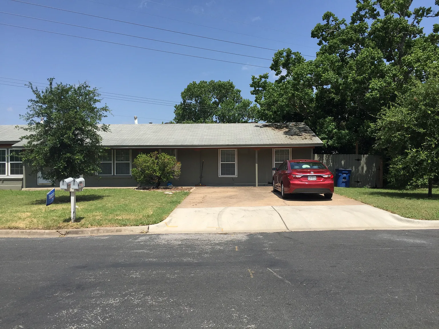 2 bed, 1050 sqft, $1,700 — Photo 1