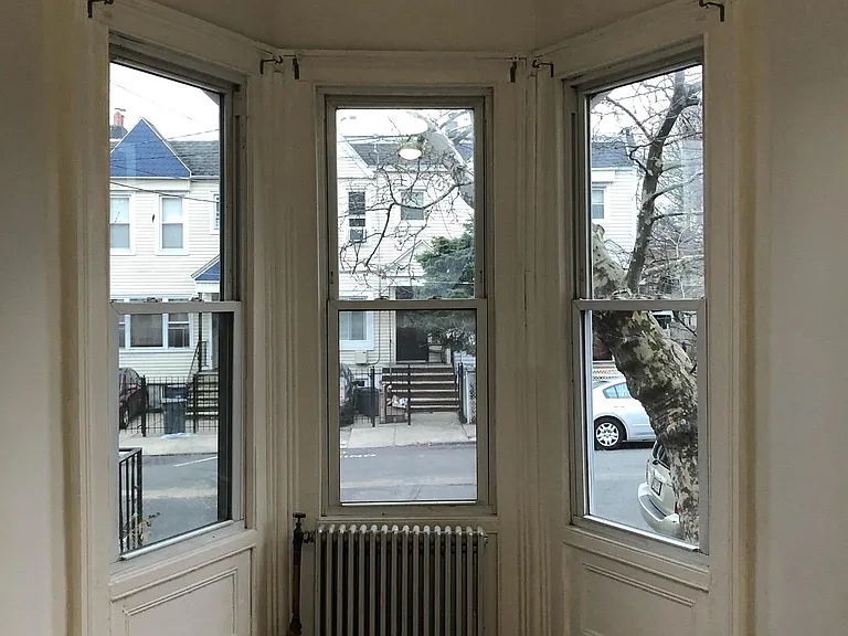 118 Clinton Ave — Photo 10