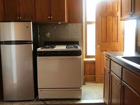 2nd image of 14 Bedford St APT 15