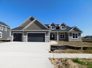 232 Mulberry Ln, Grafton, WI 53024