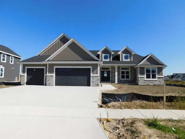 232 Mullberry LANE, Grafton, WI 53024