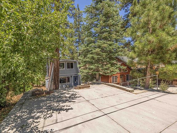 5th image of 1111 W Alta Vista Ave