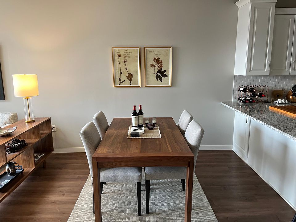 1st image of 225 2nd St SE #555