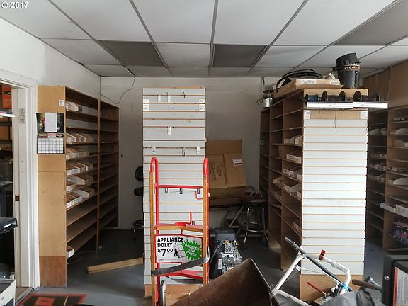 3rd image of 2402 4th Ave E