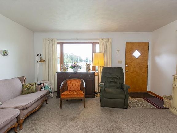 4th image of 18714 Janet Dr