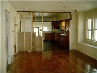 3rd image of 221 S Beiger St
