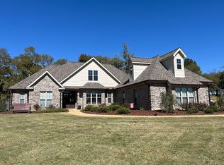 221 Ironwood Dr, Starkville, MS 39759