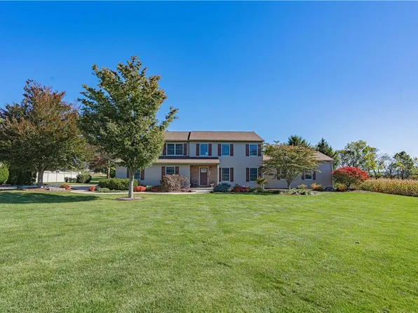 1823 Amanda Dr, Breinigsville, PA 18031