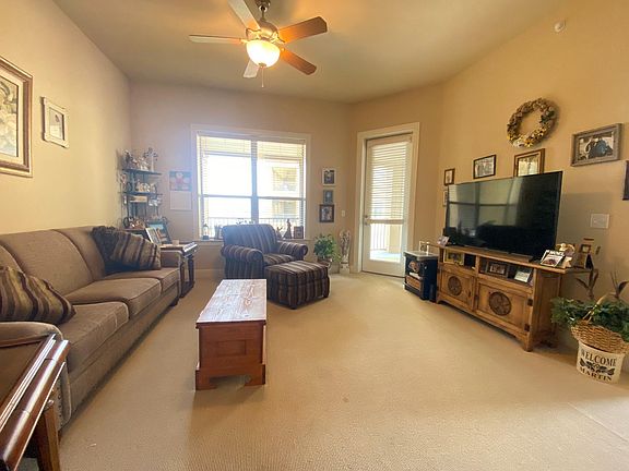 4th image of 101 W Bank Unit 22
