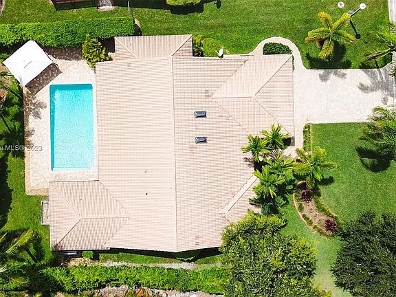 3rd image of 8640 NW 57th Ct