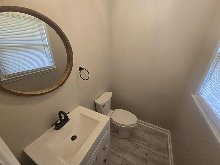 1118 Maywood Dr — Photo 9