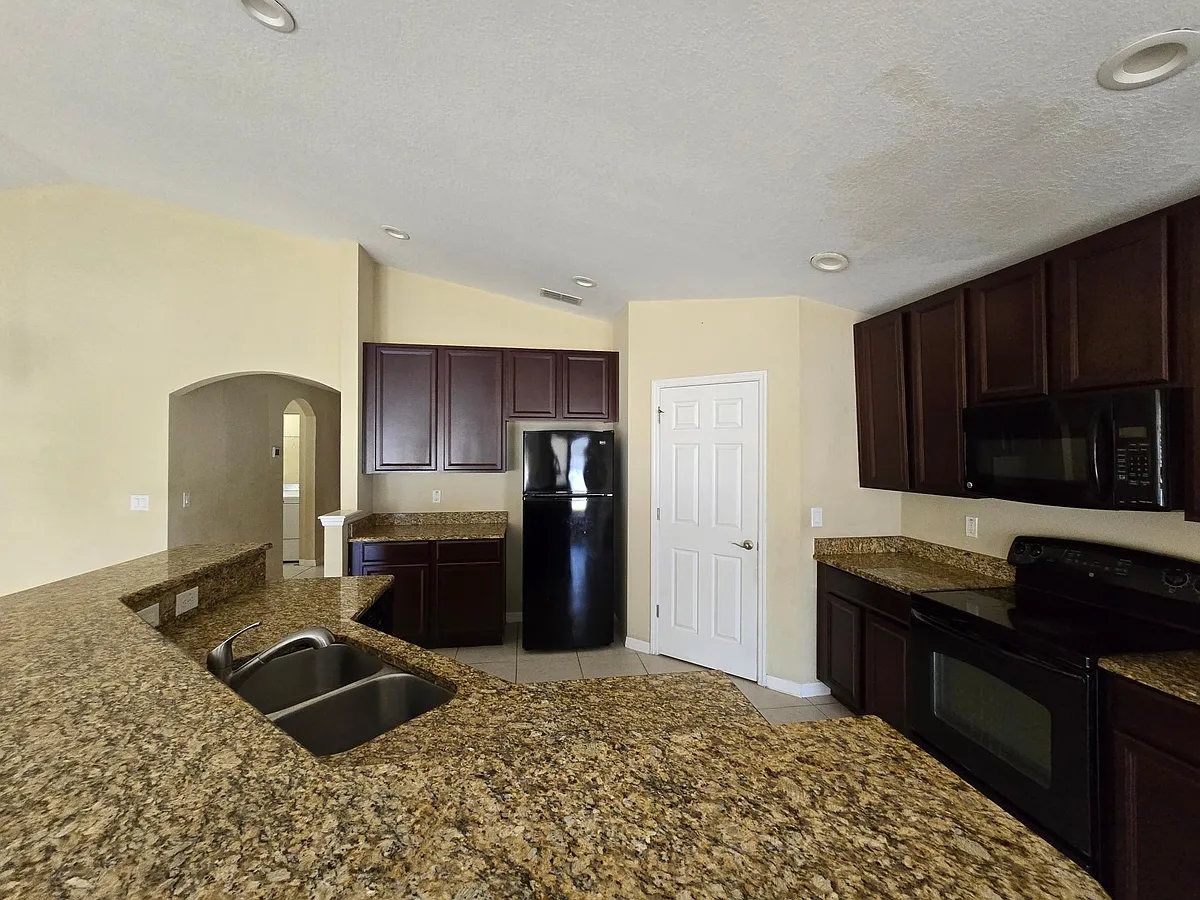 Building Photo - 10539 Bull Grass Dr