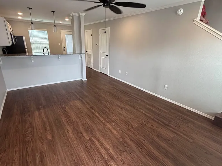2212 Savannah St #303 — Photo 3